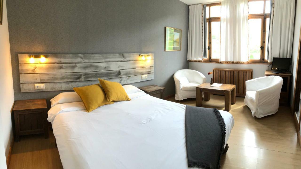 Hotel Torrecerredo อาเรนัส เด กาบราเลส ภายนอก รูปภาพ